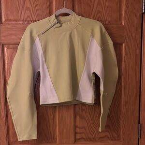 NWT Lululemon Athletica Long Sleeve Ribbed Luxtreme Wide Sleeved Pullover M